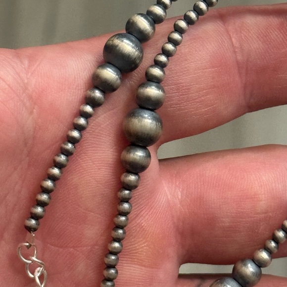 STERLING SILVER NATIVE AMERICAN SW NAVAJO PEARL 3,6,8mm GRADUATED NECKLACE .925 - Picture 7 of 11